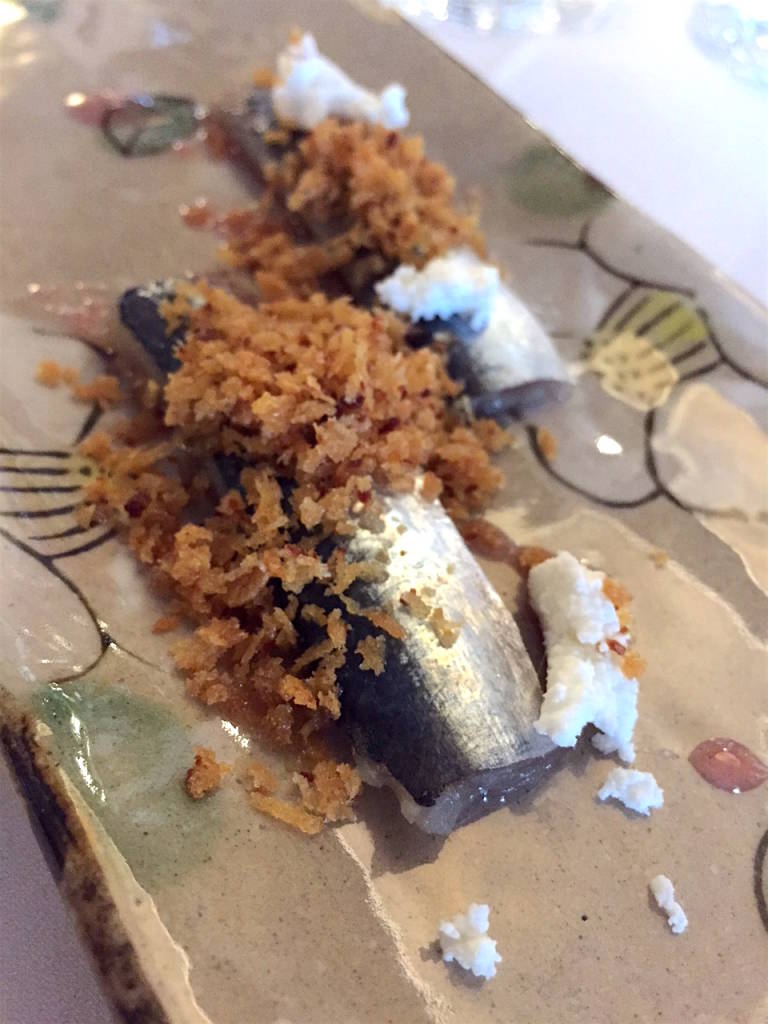 Usuzukuri de sardinas con miel y requesón de Pereda