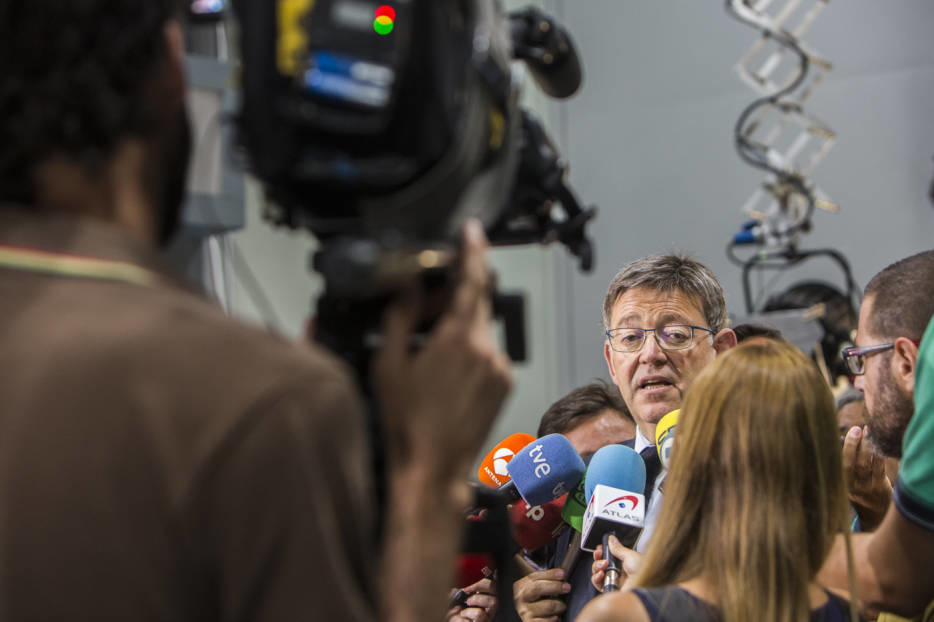 Ximo Puig, presidente de la Generalitat, durante su intervención a los medios. EVA MÁÑEZ