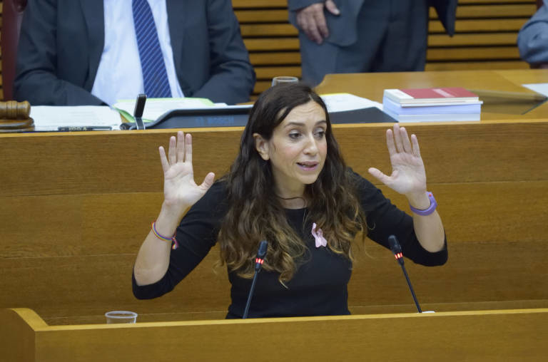 La diputada de Compromís Isaura Navarro en una intervención. Foto: CORTS/Inma Caballer