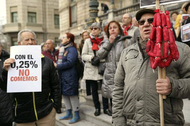 Jubilados en las protestas por las pensiones. Foto: EFE