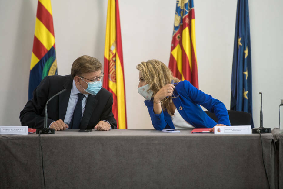 El presidente de la Generalitat, Ximo Puig, y la ministra de Transporte, Raquel Sánchez, juntos en un acto en Alicante.Foto: RAFA MOLINA