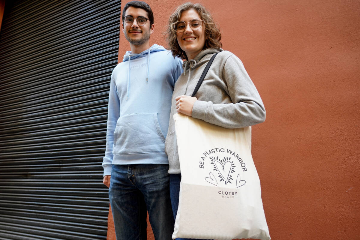 Alfonso Saura y Ángela Gómez, fundadores de Clotsy Brand. Foto: EDUARDO MANZANA