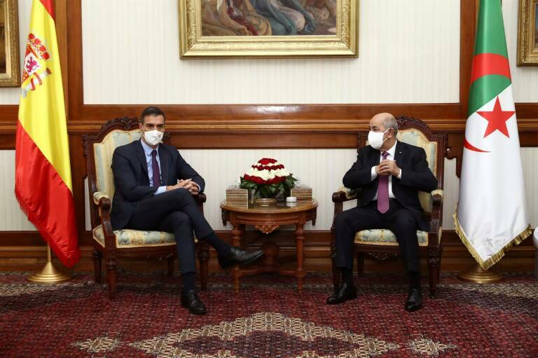 Pedro Sánchez y el presidente de Argelia, Abdelmayid Tebune. Foto: EUROPA PRESS