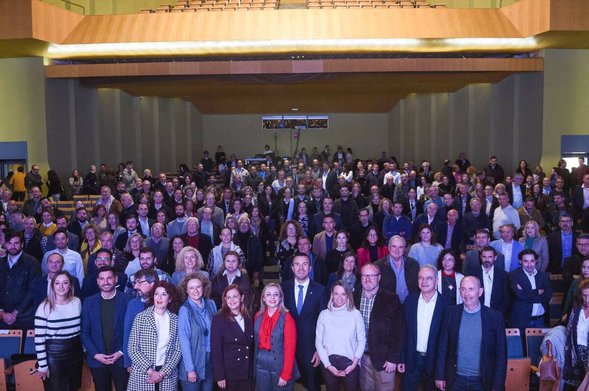 Alcaldes y alcaldesas asistentes a la presentación. Foto: Diputación de Valencia