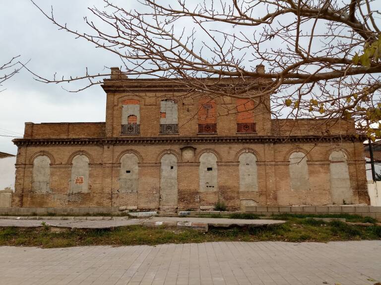 Antigua Estación de FEVE en Nazaret.  Foto: Círculo por la Defensa y Difusión del Patrimonio Cultural