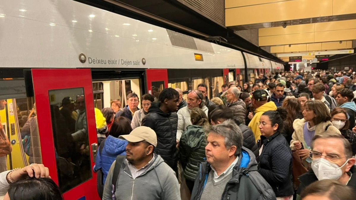 Restablecida La Circulaci N En Las L Neas Y De Metro Tras Caer