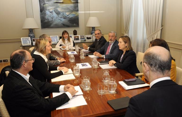 La ministra de Fomento, Ana Pastor, recibió esta semana a la consellera de Infraestructuras, María José Salvador (VP)