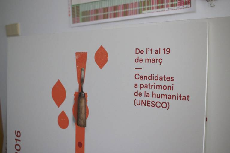 Detalle del cartel que tiene como protagonista a la 'dolçaina' y en el que se ve el texto 'ad hoc' para UNESCO