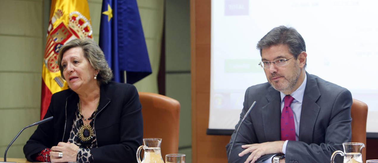 Pilar González de Frutos, presidenta de Unespa, y Rafael Catalá, ministro de Justicia