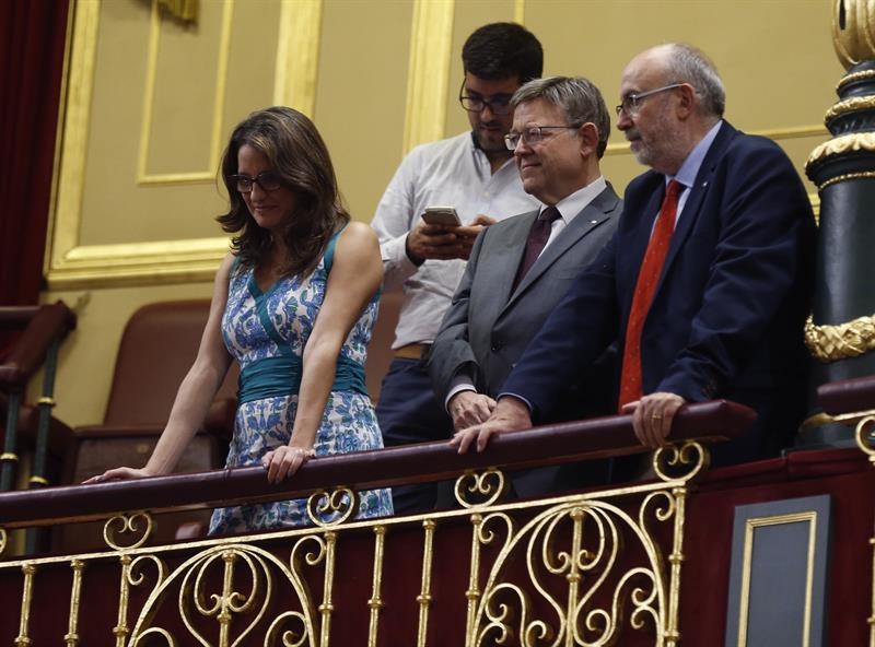 La vicepresidenta Mónica Oltra, Ximo Puig y Manuel Alcaraz, en el Congreso de los Diputados