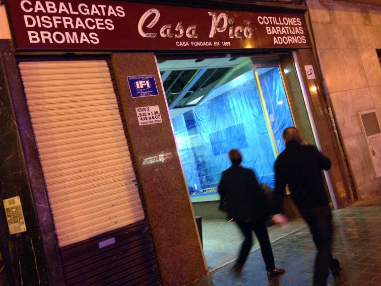 Elección Ventilar déficit Cierra en Valencia la histórica tienda de disfraces Casa Picó tras 127 años  - Valencia Plaza