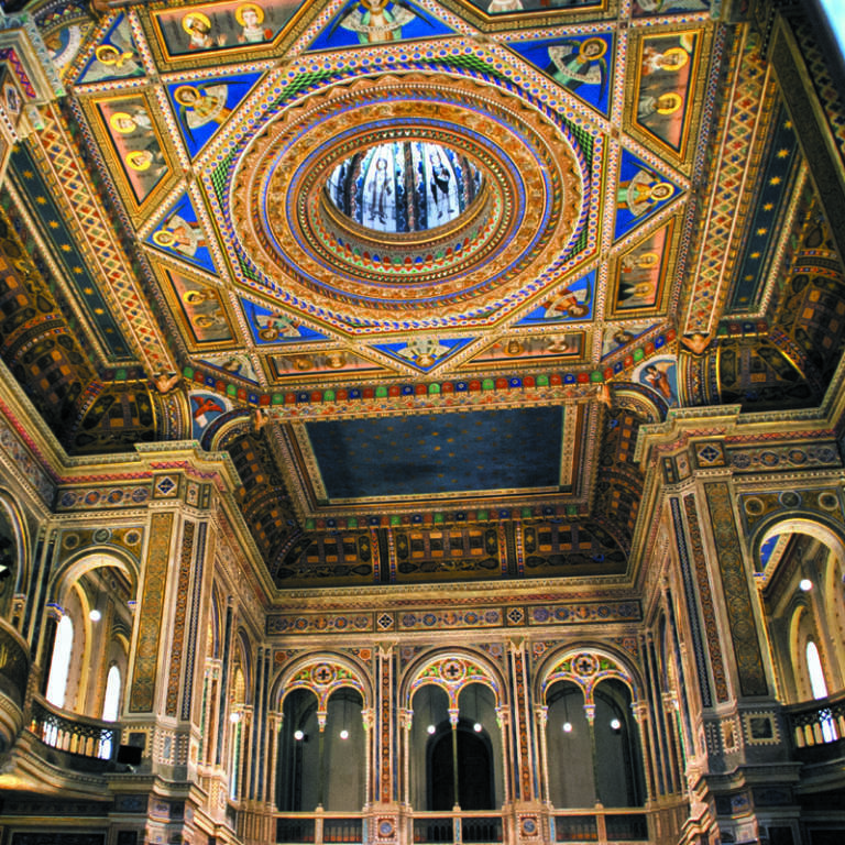 La capilla neobizantina de la Beneficència, donde también se instala el Museu d'Etnologia (Foto: ROBERTO TORTOSA)