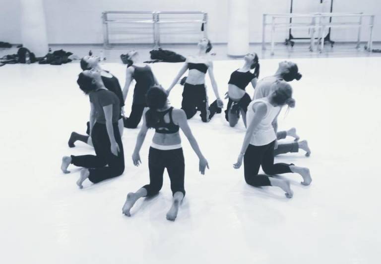 Foto de los ensayos del Ballet de la Generalitat durante los ensayos de 'Aída' y subida a su página en Facebook