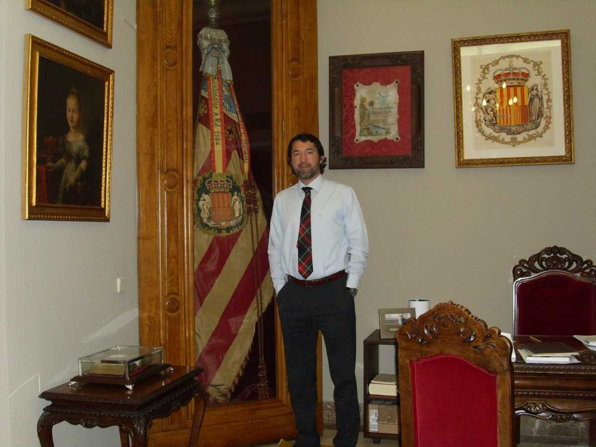 Juan Valero de Palma en la sede de la Acequia Real del Júcar
