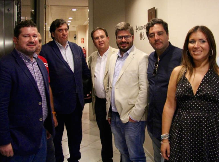 El secretario de Organización, Fran Hervías (2d), junto a Argüeso, Córdoba, Tormo y otros dirigentes de C's.