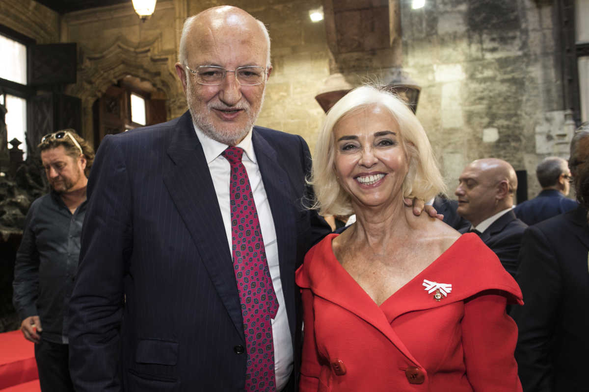 Hortensia Herrero, junto a su esposo, Juan Roig, el día que recibió la Alta Distinción de la Generalitat. Foto: EVA MÁÑEZ