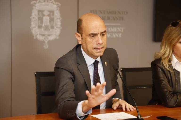 El alcalde de Alicante, Gabriel Echávarri. Foto: PEPE OLIVARES