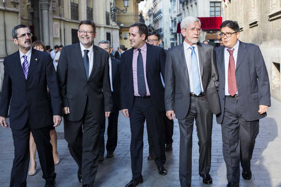 José María Ángel, Ximo Puig, Jorge Alarte, Joan Lerma y Alfred Boix en la celebración del 9 d'Octubre. Foto: EVA MÁÑEZ