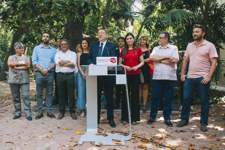 Presentación de la candidatura de Puig con dirigentes afines. Foto: KIKE TABERNER