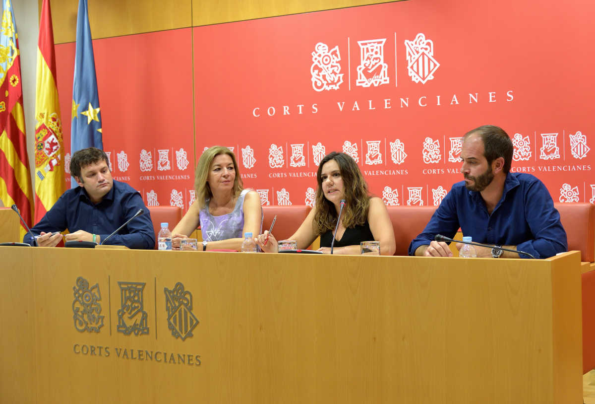 César Jiménez (Podemos), Concha Andrés (PSPV), Mónica Àlvaro (Compromís) y David de Miguel (Cs). Foto: CORTS