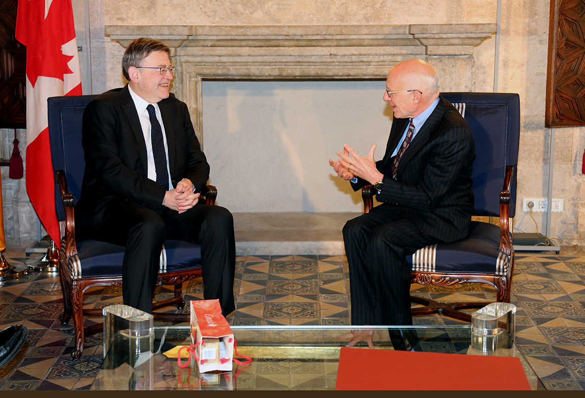 El presidente del Consell, Ximo Puig, junto al embajador de Canadá en España, Matthew Levin, el pasado mes de febrero. 