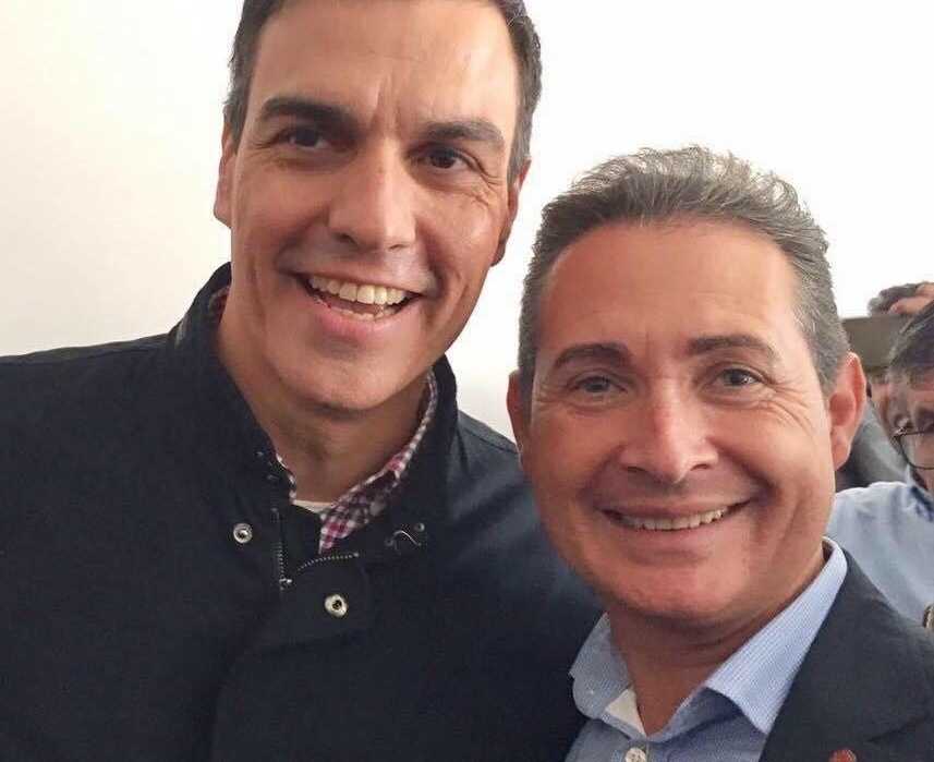 Michel Montaner junto a Pedro Sánchez