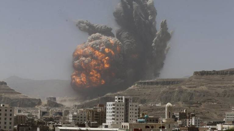 Un bombardeo de la aviación militar de Arabia Saudí en Yemen.