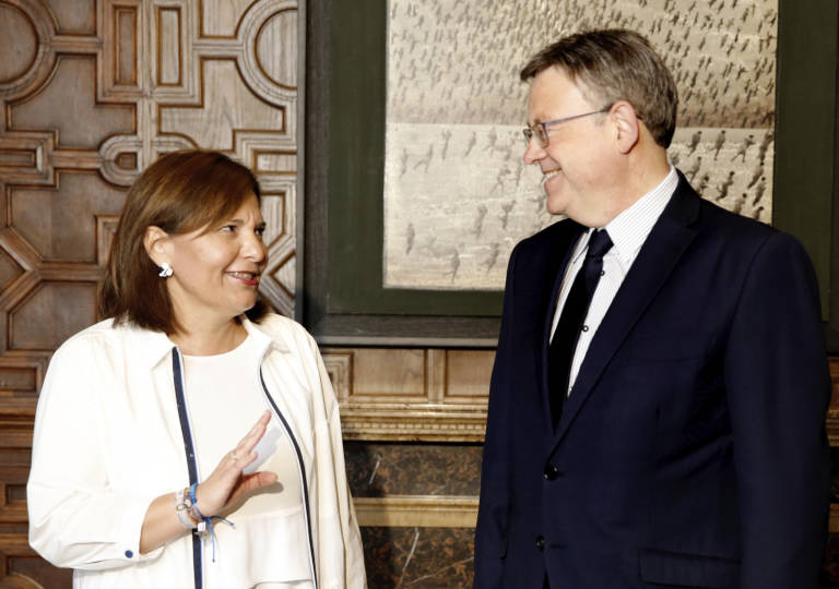  El president de la Generalitat, Ximo Puig, y la presidenta regional del PP, Isabel Bonig.
