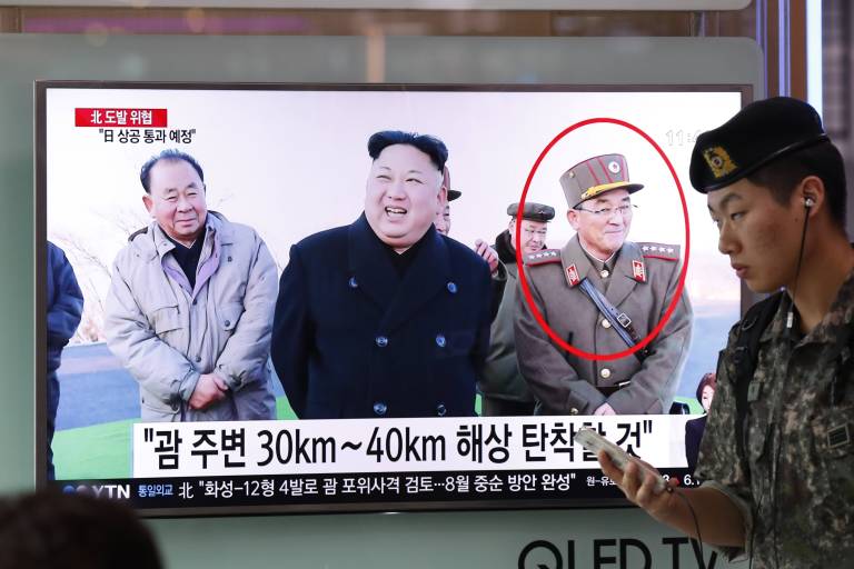 El noticiero coreano informa de pruebas militares supervisadas por Kim Jong-un. Foto: EFE