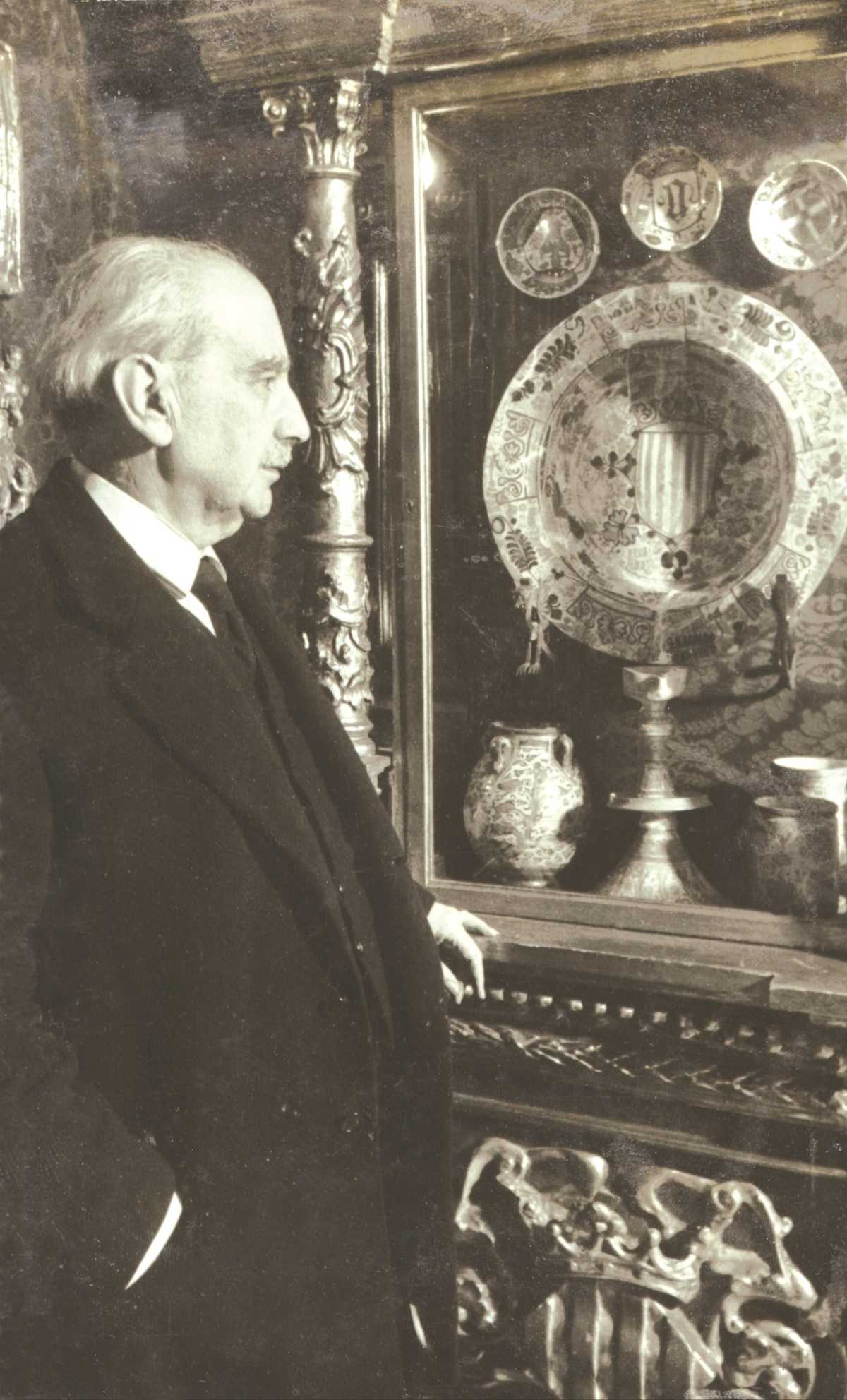 González Martí, fundador del Museo Nacional de Cerámica.