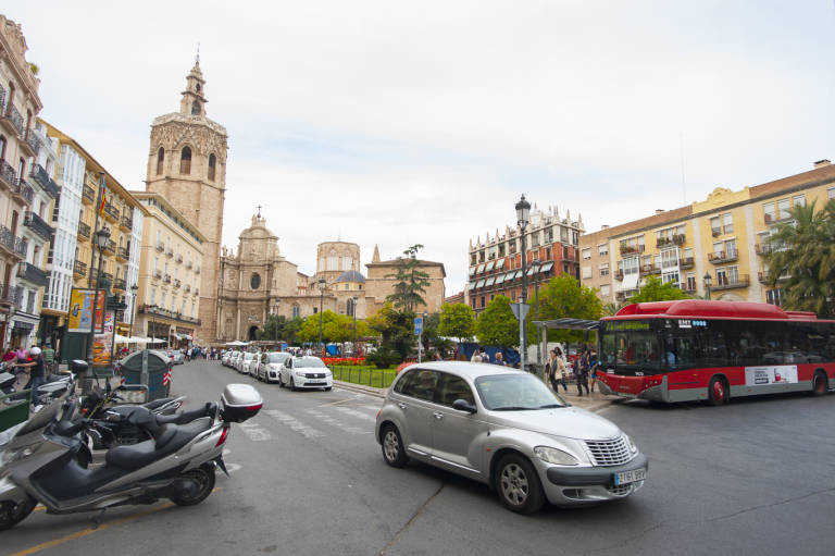  Panorámica de la Plaza de la Reina de València, con el Micalet al fondo. Foto: KIKE TABERNER.