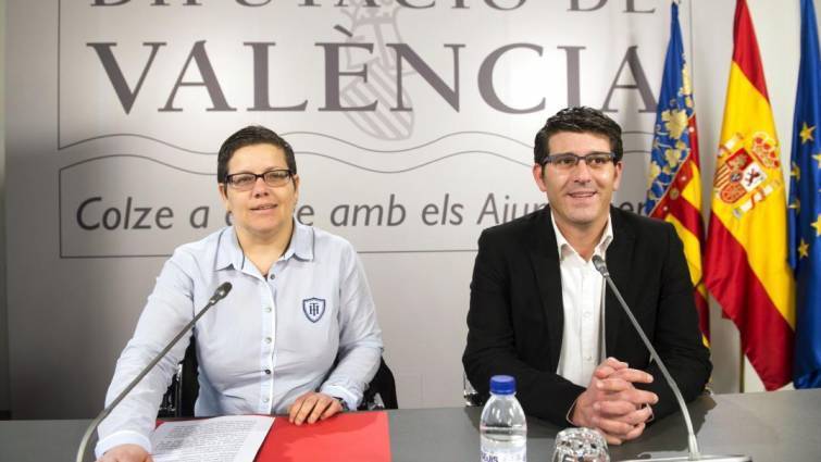 La diputada de Deportes, Isabel García, y el entonces presidente de la Diputación, Jorge Rodríguez. Foto: Diputación de Valencia