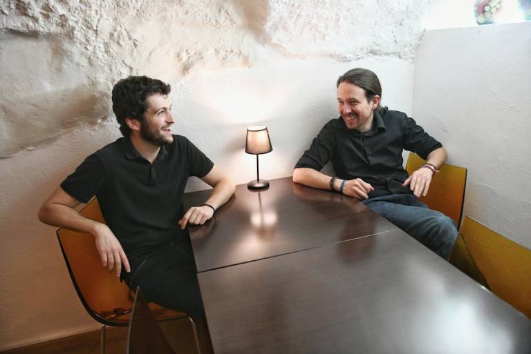Antonio Estañ y Pablo Iglesias en un encuentro meses atrás. Foto: @Podem_