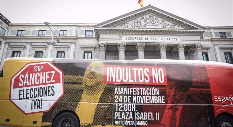 Autobús contra los indultos. Foto: ESPAÑA CIUDADANA