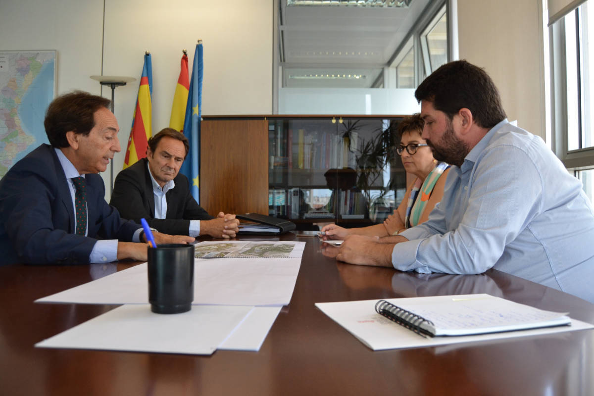 Reunión de Intu con la secretaria autonómica Blanca Marín y el director general Natxo Costa