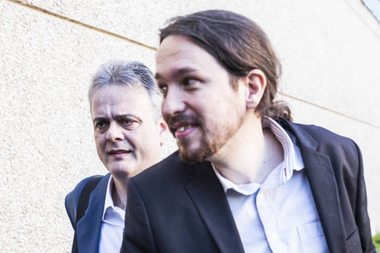 El valenciano Héctor Illueca y Pablo Iglesias. Foto: EVA MÁÑEZ