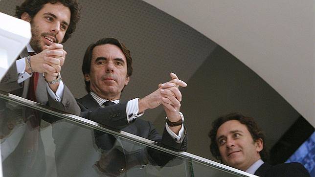 Aznar, acompañado de su hijo y su yerno, Alejandro Agag. Foto: EFE