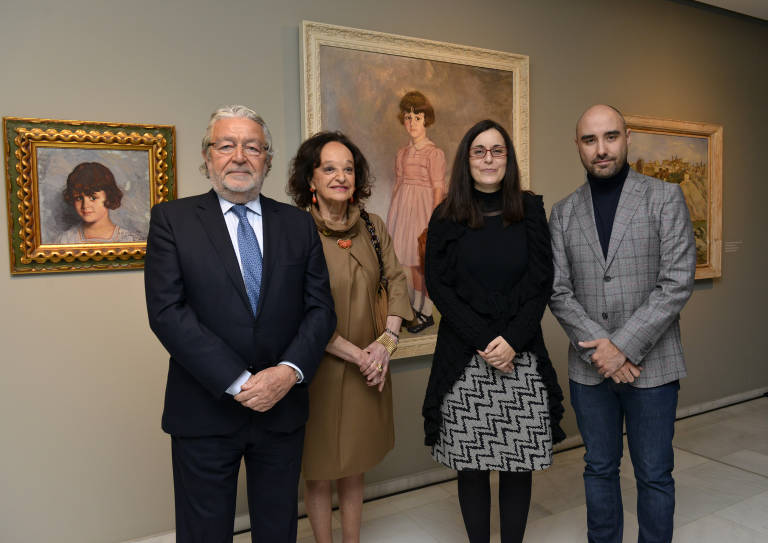 El presidente de Fundación Bancaja, Rafael Alcón; María Rosa Suárez Zuloaga; y los comisarios de la muestra Sofía Barrón y Carlos Alonso