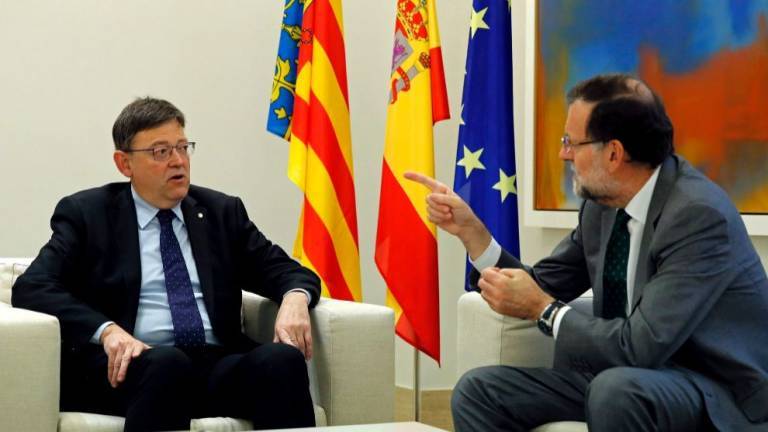 El presidente de la Generalitat, Ximo Puig, con Mariano Rajoy en un encuentro en La Moncloa. Foto: EFE