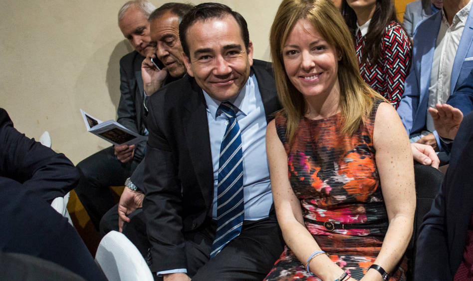 Manu Illueca y Clara Ferrando, dos de los pocos altos cargos que se mantienen en Hacienda desde 2015. Foto: EVA MÁÑEZ