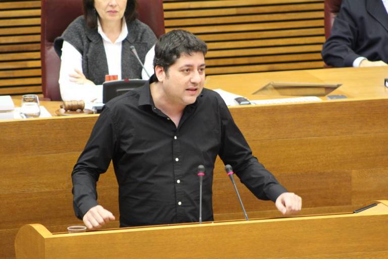 El diputado de Compromís que defiende la PNL del cannabis, Josep Nadal. Foto: CORTS