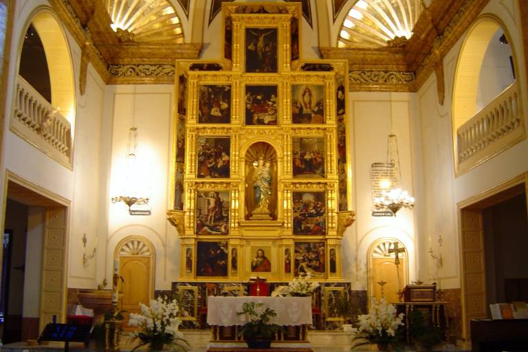 Altar mayor de la iglesia de la Natividad en La Font de la Figuera obra de Juan de Juanes