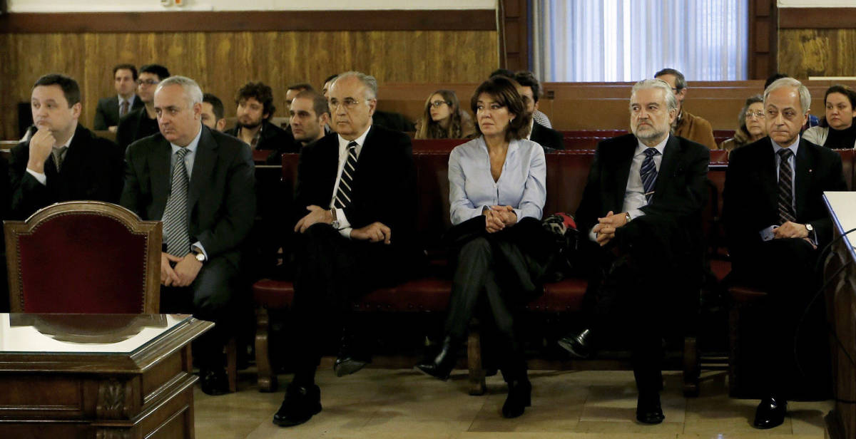 Banquillo de los acusados en la pieza 1. Foto: EFE/JUAN CARLOS CÁRDENAS