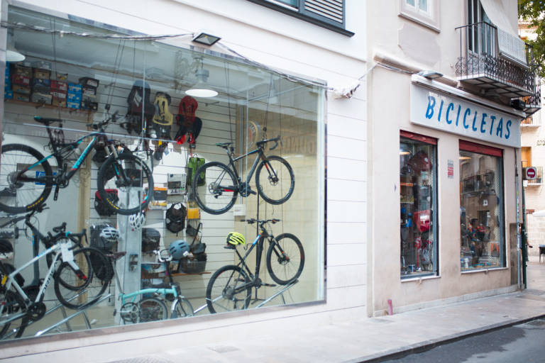 La expansión de Rafael Aband se asemeja al modelo actual de tiendas de bicicletas. Foto: ESTRELLA JOVER