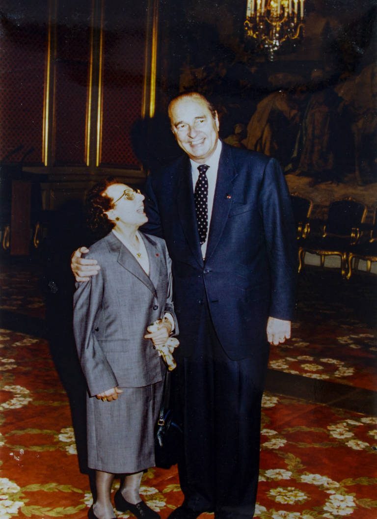 Virtudes Cuevas junto a Jacques Chirac, presidente de la República Francesa (1995-2007)