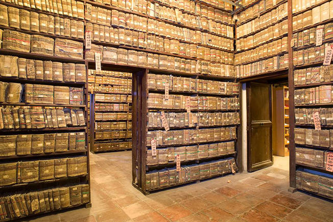 Salas de archivo de protocolos notariales de la ciudad de Valencia en el Patriarca