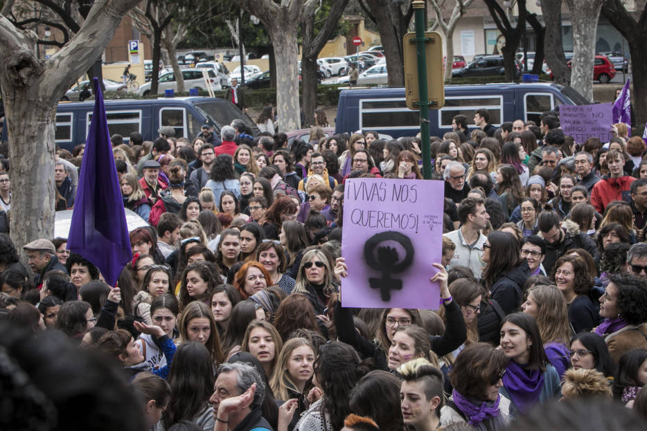 Manifestación del 8 de marzo en València. Foto: EVA MÁÑEZ