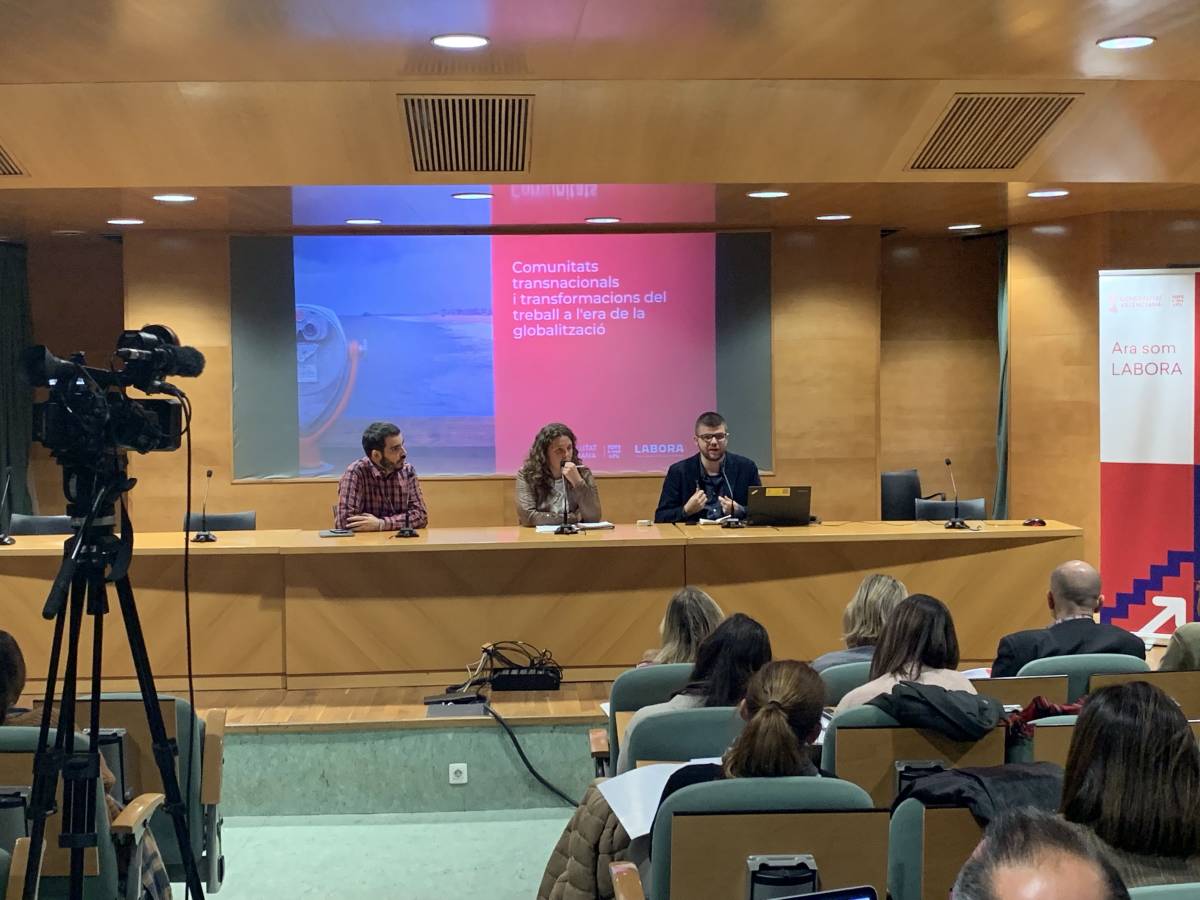 Mesa compuesta por Hèctor Peropadre, Andrea Kruithof y Francesc Miralles durante la presentación del estudio de Atzuvieta 