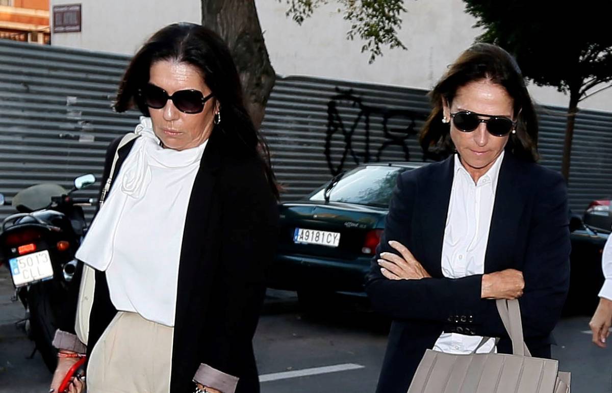 María del Mar y Antonia Sala, hermanas de Vicente Sala, durante el juicio por el crimen. Foto: EFE