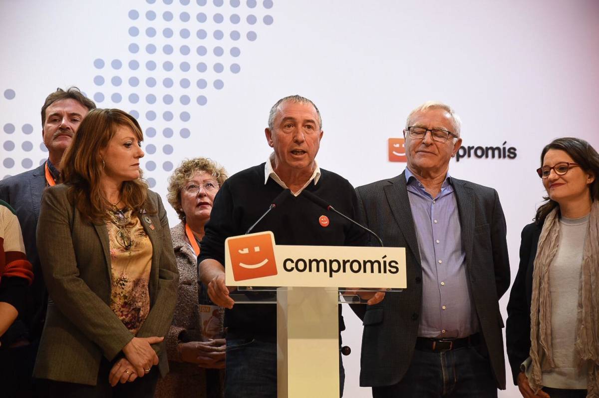 Baldoví junto a Joan Ribó, Mónica Oltra y la número dos al Congreso de Més Compromís, María Josep Picó. Foto: EDUARDO MANZANA